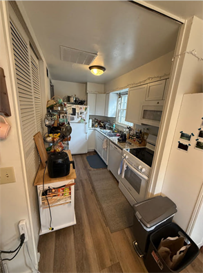 Building Photo - 602 Manor Dr