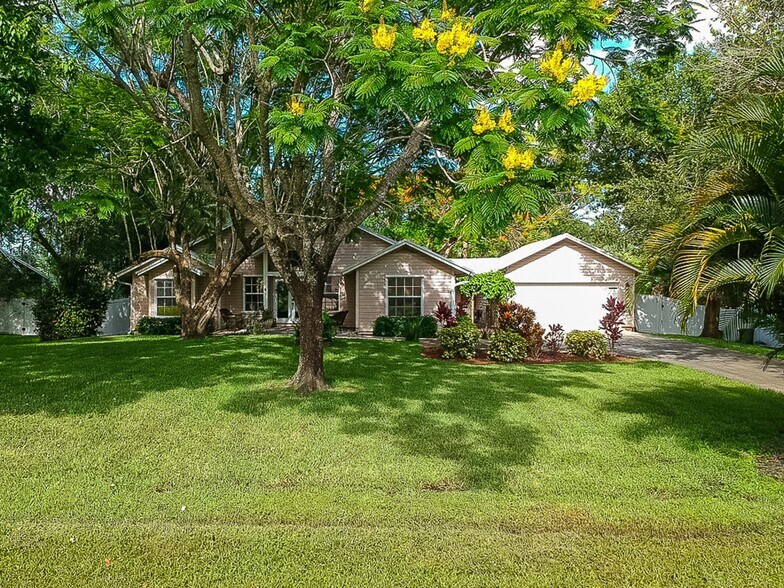 Primary Photo - 2981 SW Palm Brook Ct