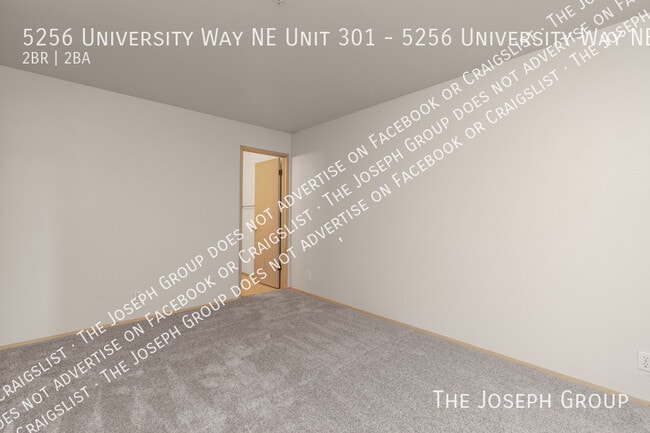 Building Photo - 5256 University Wy NE