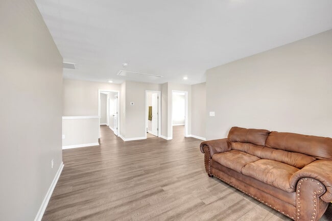 Building Photo - 207 Bridlewood Ln