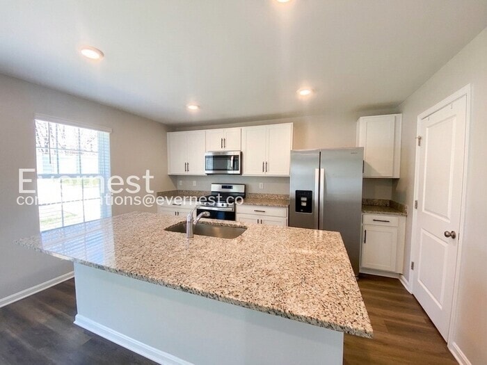 Building Photo - 21 Valiant Ct