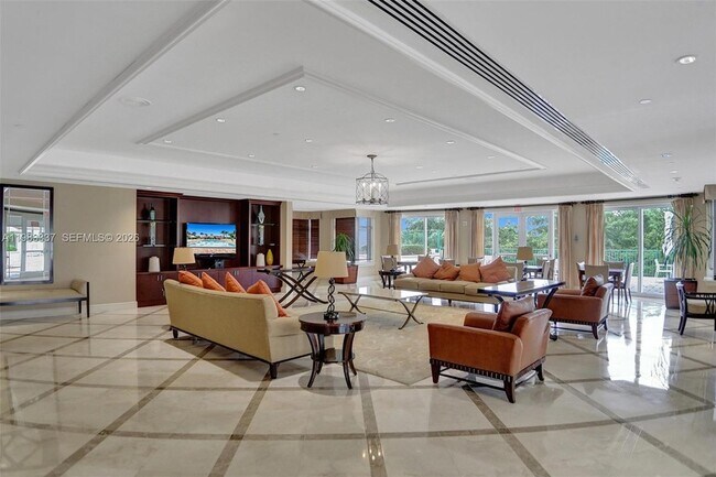 Building Photo - 20000 E Country Club Dr