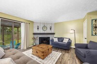 Building Photo - 6542 Bella Vista Dr NE