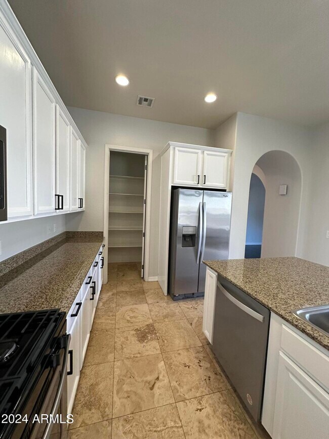 Building Photo - 2251 E Azalea Dr