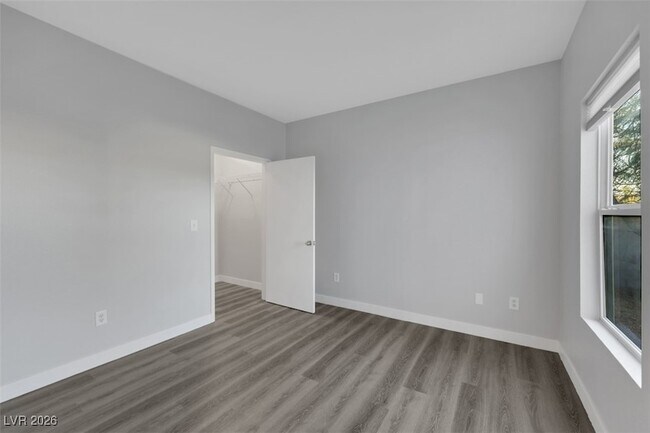 Building Photo - 7255 W Sunset Rd