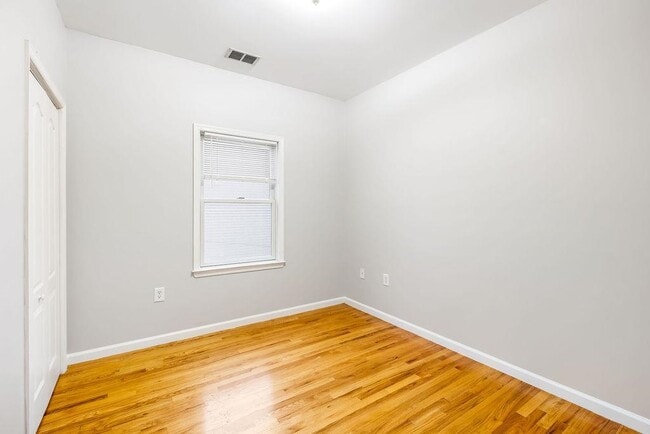 Building Photo - 43 Manhattan Ave