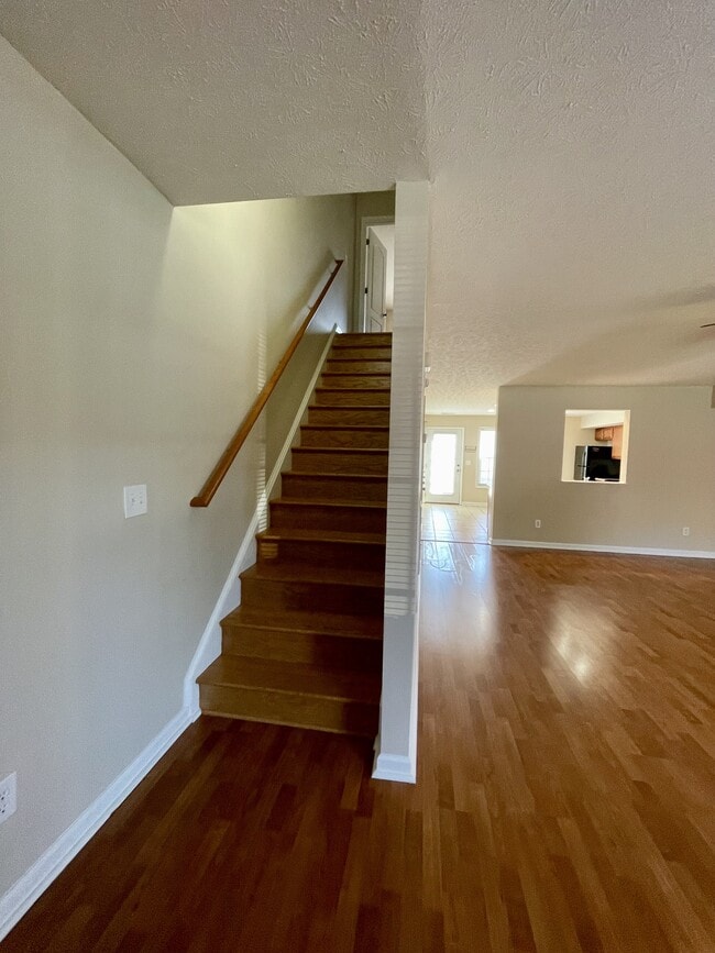 Building Photo - 607 Capstone Dr