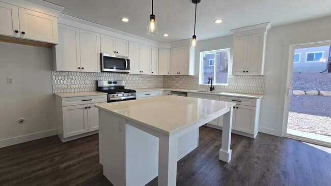 Building Photo - 687 Boseman Wy