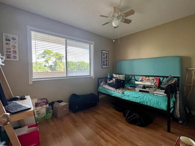 Building Photo - 3154 Via Poinciana