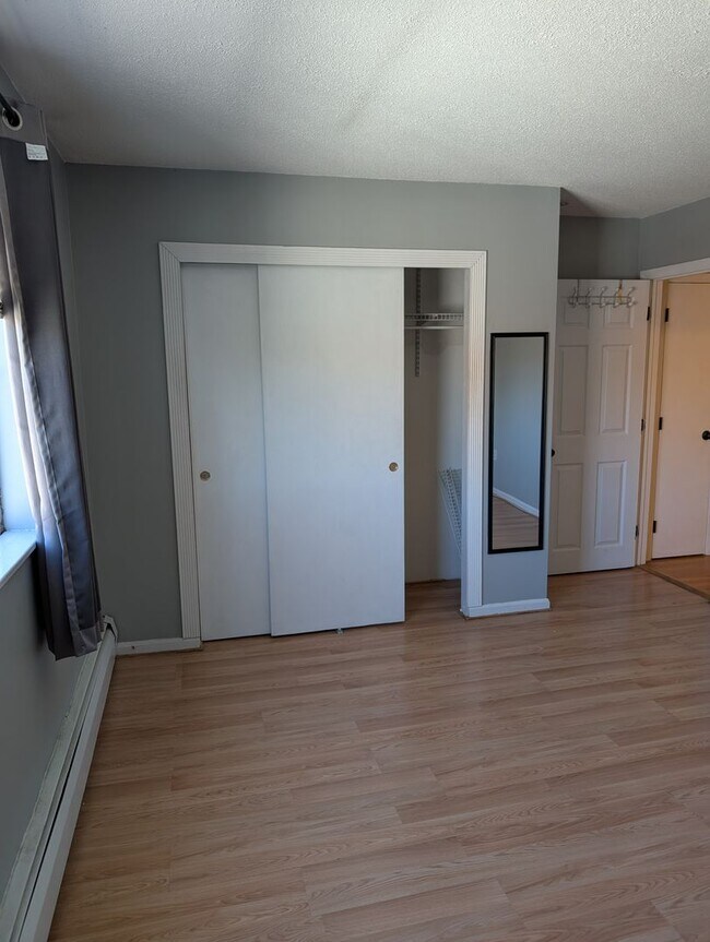 Building Photo - Somerville 2 bedroom with parking for 9/1