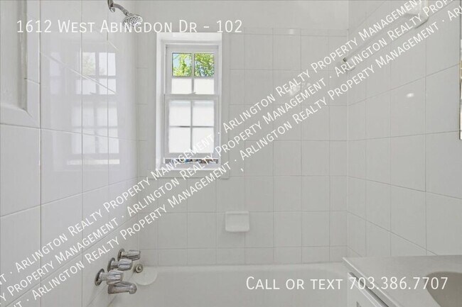 Building Photo - 1612 W Abingdon Dr