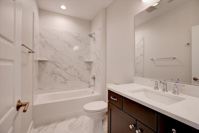 Building Photo - Brand New Construction Townhome in Norton Commons