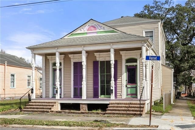 Building Photo - 548 Verret St