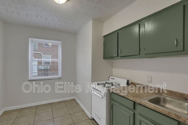 Building Photo - 209 N James Rd