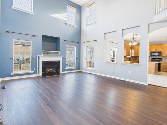 Building Photo - 10561 Gallant Fox Way