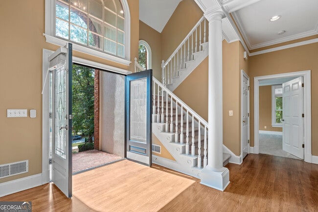 Building Photo - 235 Smokerise Trce