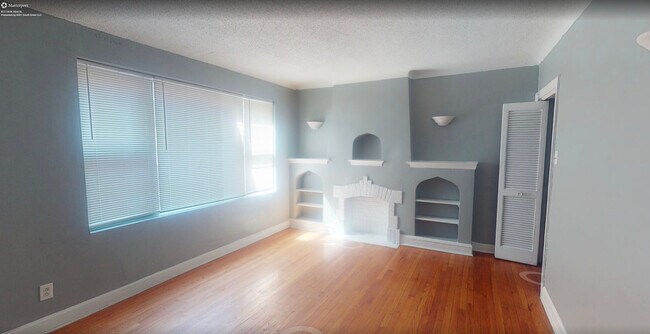 Building Photo - 817 W 83rd St