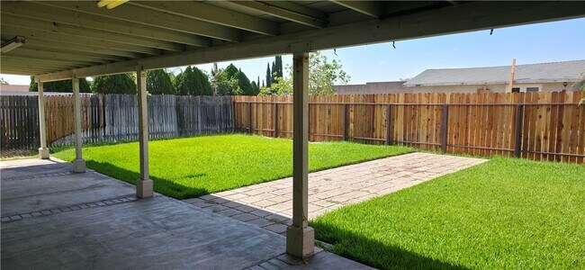Building Photo - 2283 La Salle Ave