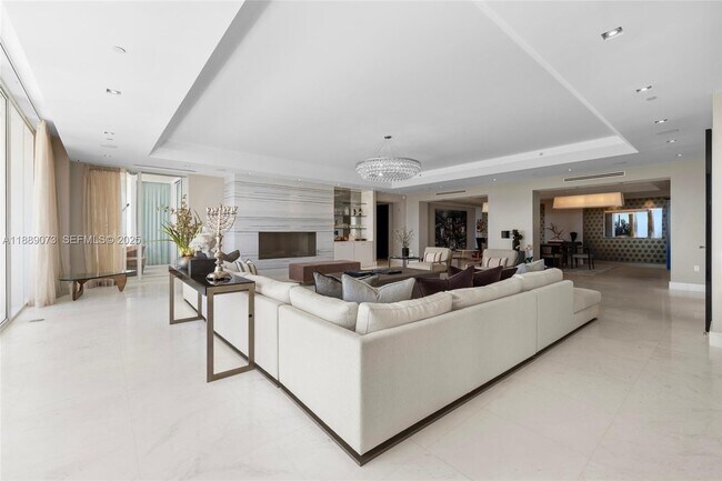 Building Photo - 7133 Fisher Island Dr
