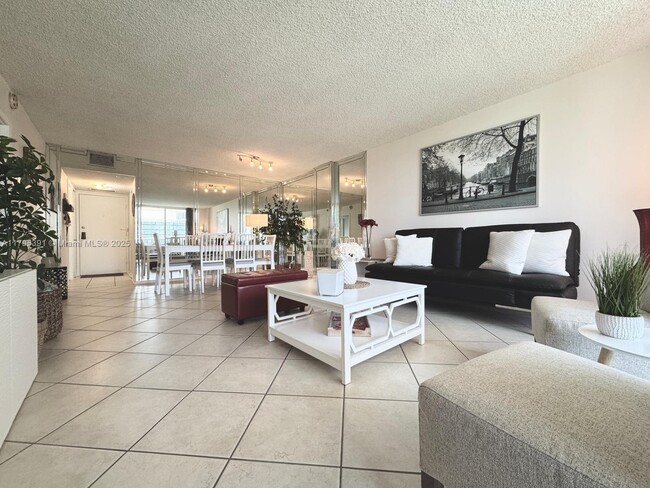Building Photo - 3800 S Ocean Dr