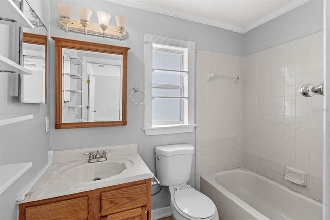 Building Photo - 126 Page St