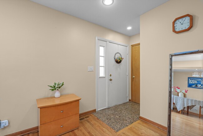 Building Photo - 334 Plumwood Ct
