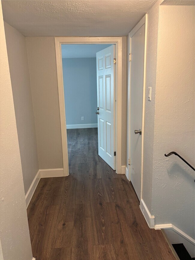 Building Photo - 4115 Tidewater Dr