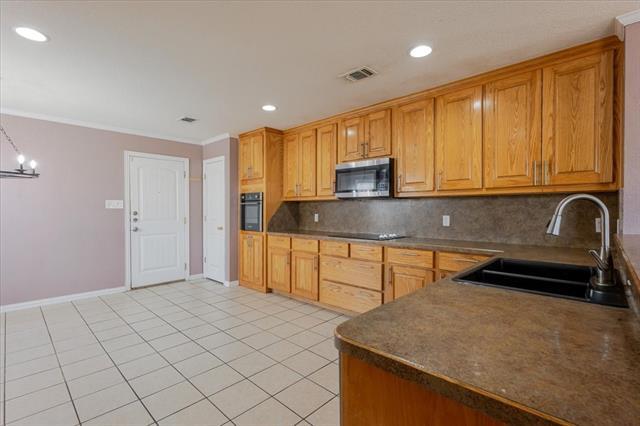 Building Photo - 622 Parker Ln