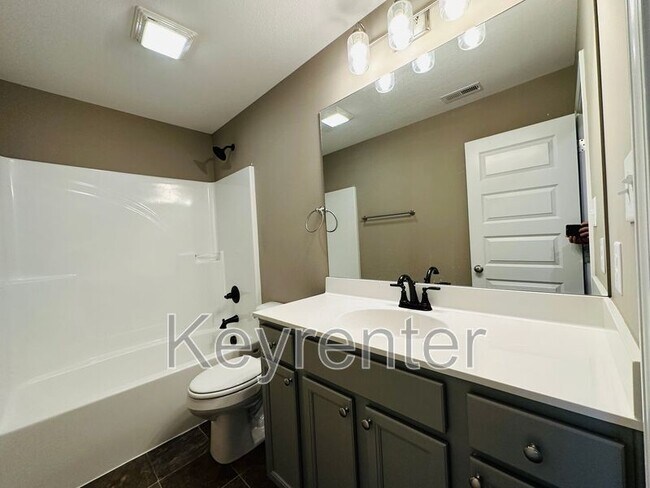 Building Photo - 8025 Poplar Grv Ln