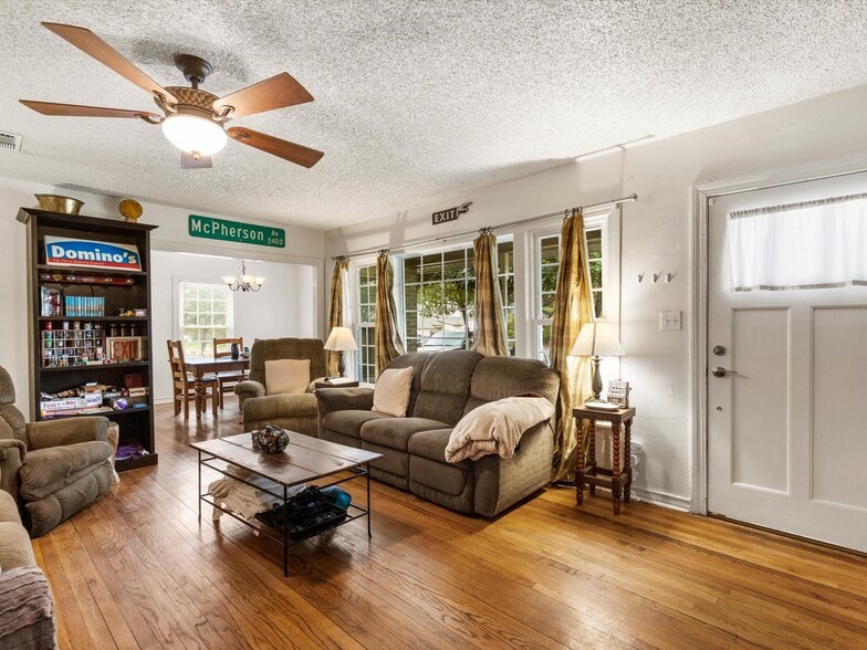 Building Photo - 3508 W Biddison St