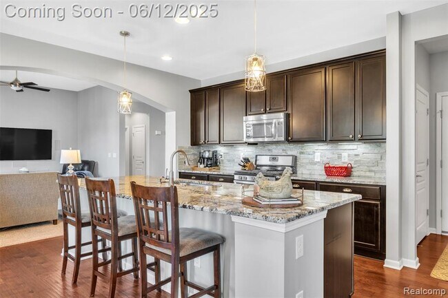 Building Photo - 15745 Diamante Dr