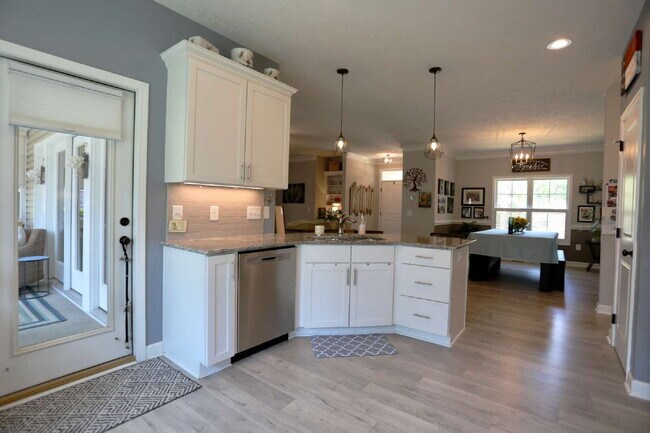 Building Photo - “Stunning 4-Bedroom Retreat with Granite Elegance at 2 River Drive, Pinehurst"