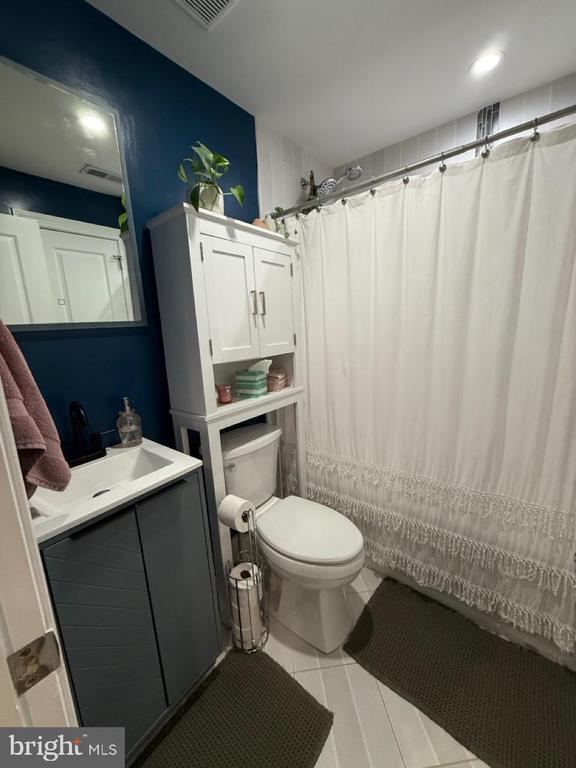 Building Photo - 625 Park Rd NW