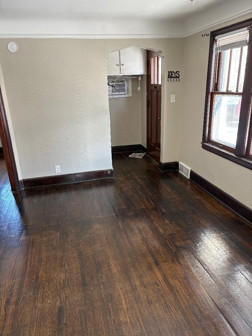 Living Room - 121 5th Ave SW