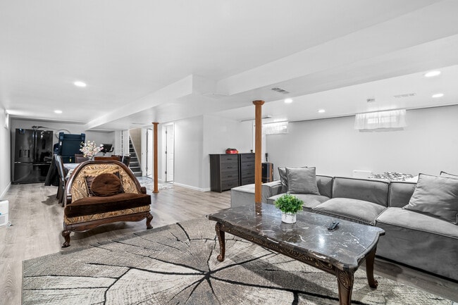 Building Photo - 7625 W Strong St