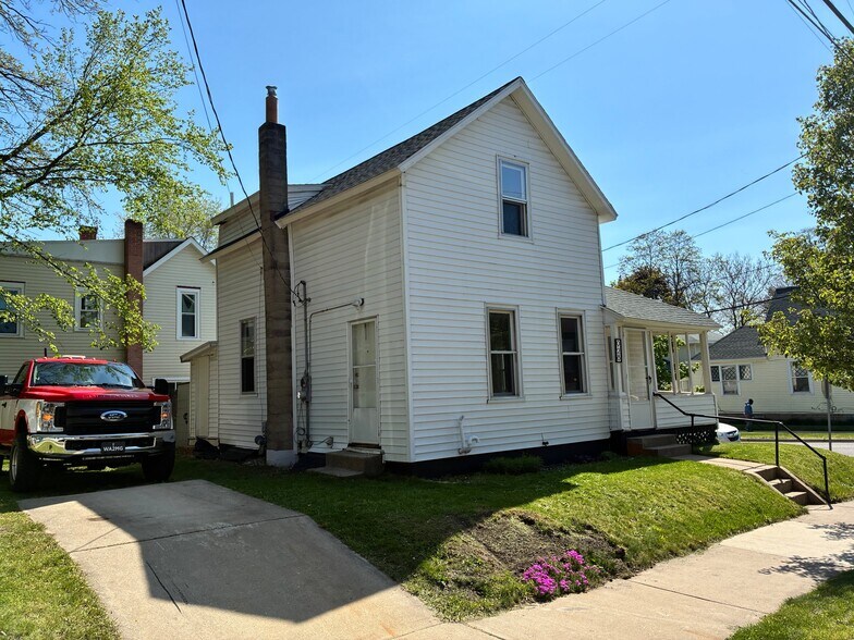 Building Photo - 928 Baxter St SE