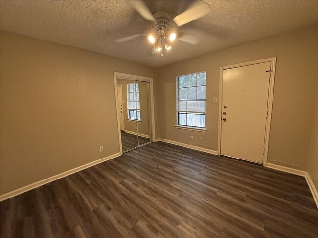 Building Photo - 9313 Kempler Dr