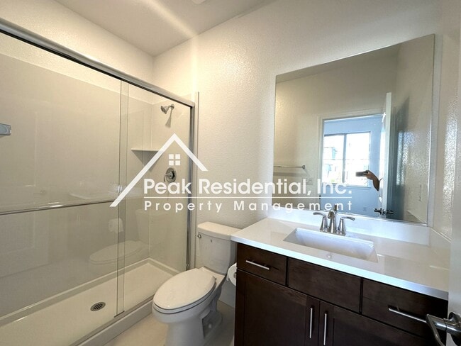 Building Photo - Brand New West Roseville 4bd/3.5ba with Se...