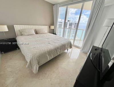 Building Photo - 16699 Collins Ave