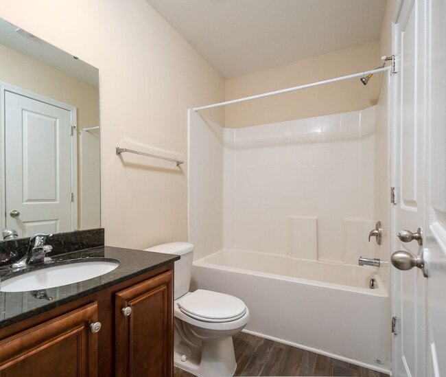 Building Photo - 3 bedroom 2.5  bath