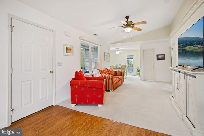 Building Photo - 6117 Riverview Dr