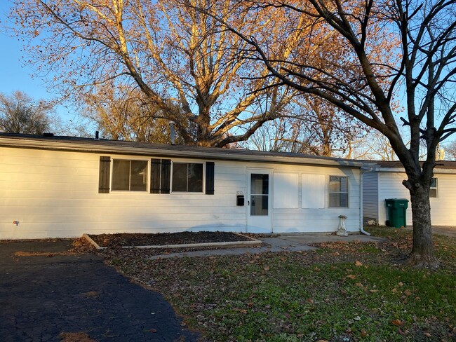 Primary Photo - Beautifully Updated 4BD/2BA