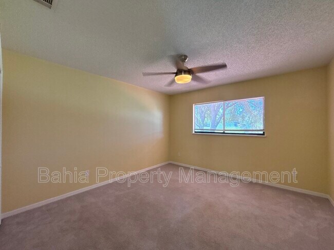 Building Photo - 8048 Sandpoint Blvd