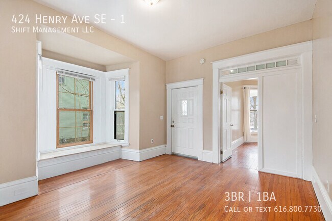 Building Photo - 424 Henry Ave SE