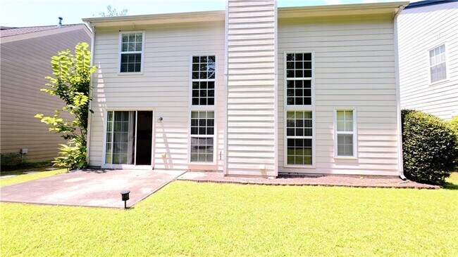 Building Photo - 135 Friars Head Dr NE