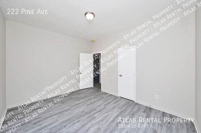 Building Photo - 222 Pine Ave