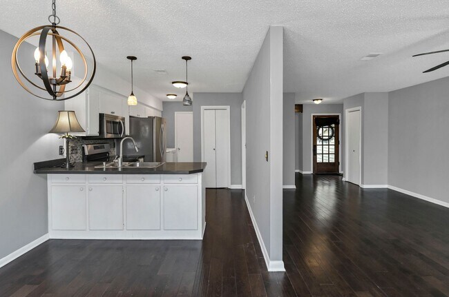 Building Photo - 103 Leeward Rd