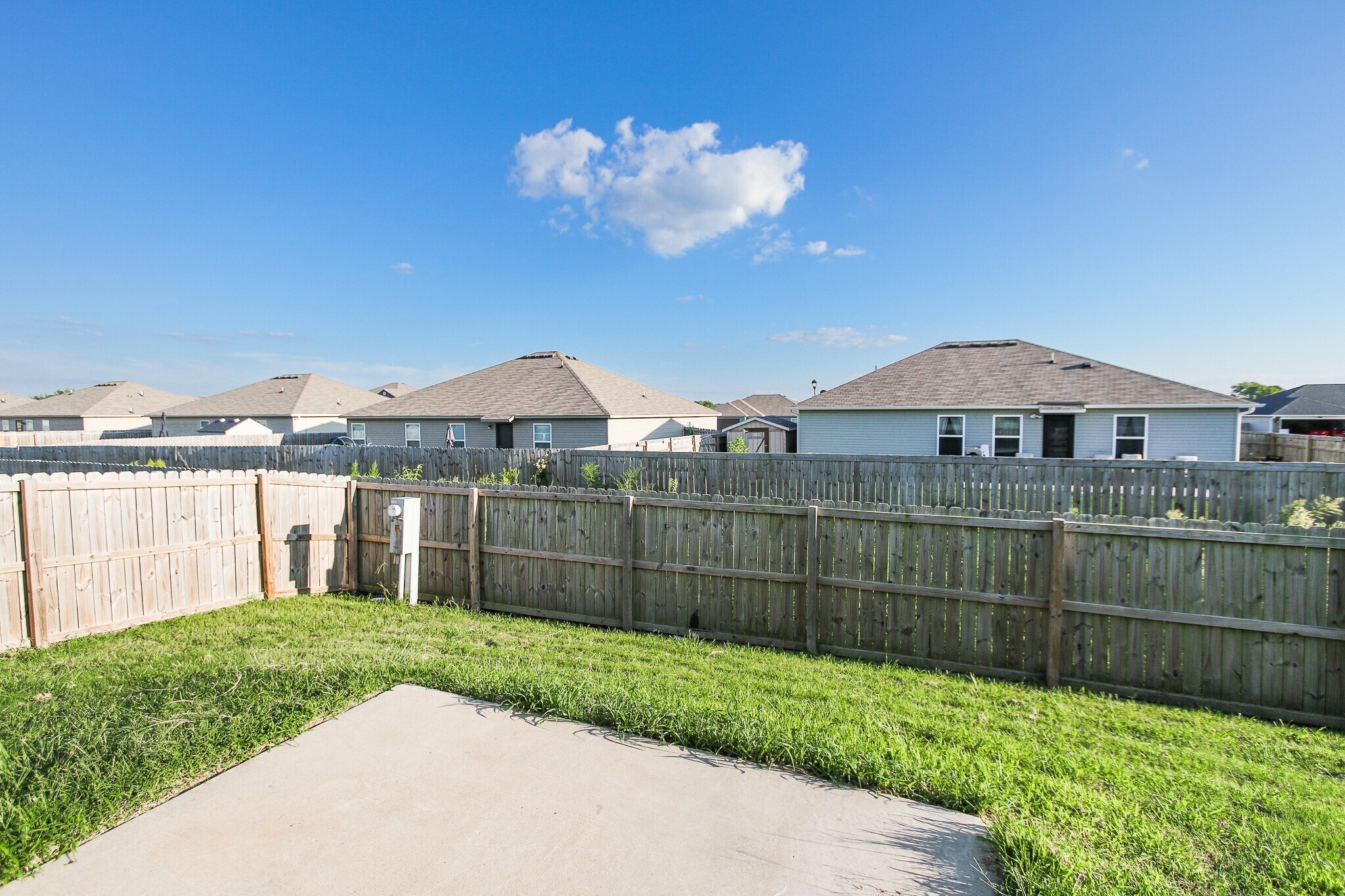 Building Photo - 2711 Wyandotte Ave