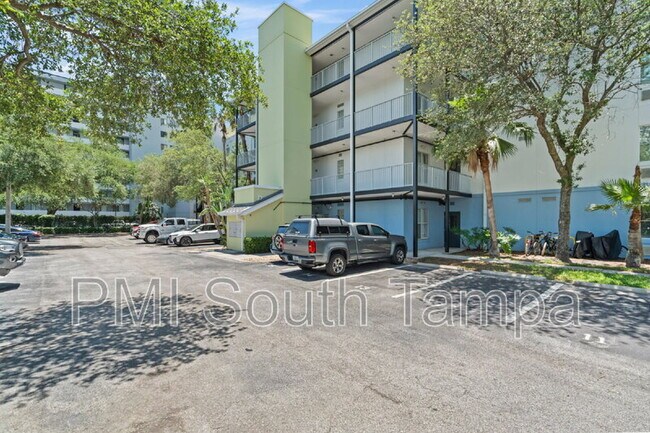 Building Photo - 1501 Doyle Carlton Dr