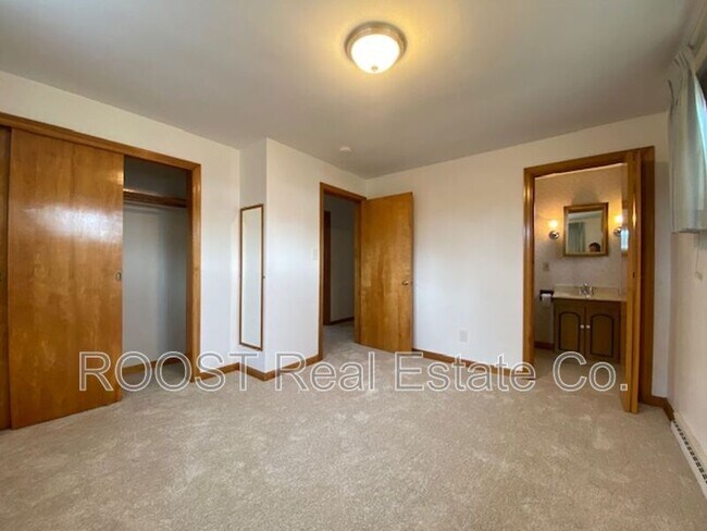 Building Photo - 963 Torrence Dr